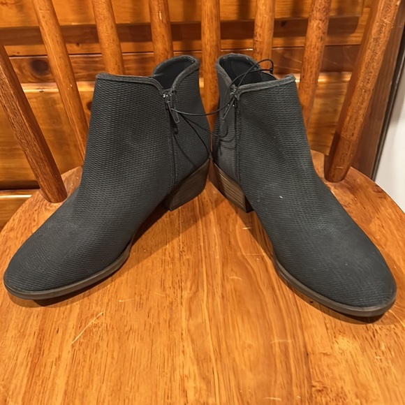 New Kensie Boots - Picture 6 of 16